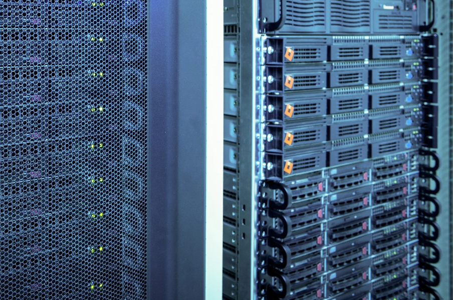 Organisez la sauvegarde de vos données situées dans des environnements physiques, virtuels et SaaS.