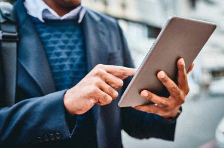 Organisez la sauvegarde de vos données situées dans des environnements physiques, virtuels et SaaS.
