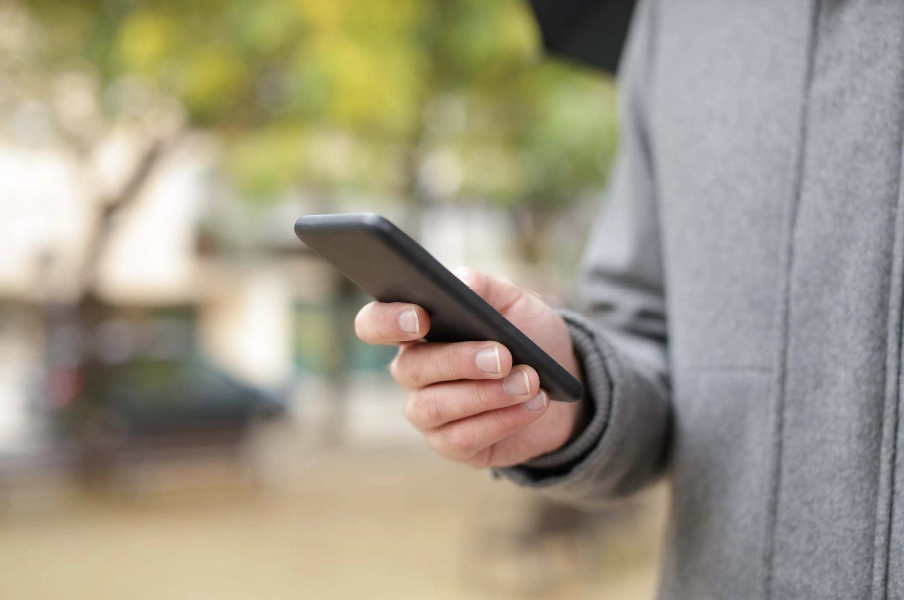 Stoppez les attaques sur les API et les applications mobiles.