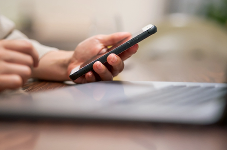 Protégez vos applications à l'aide du contrôle d'identité et des accès.